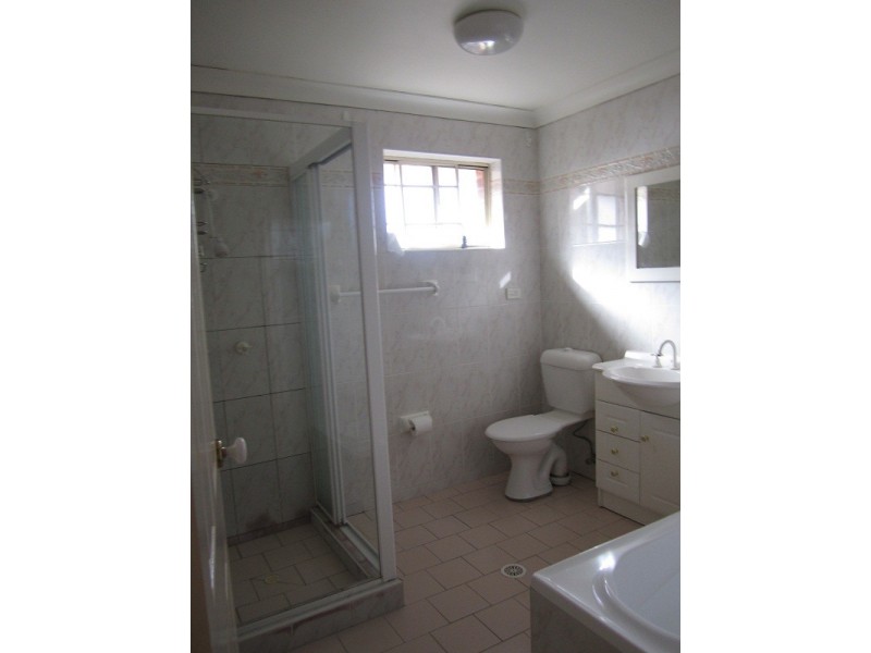 17/8-12  Bungalow Cres, Bankstown NSW 2200