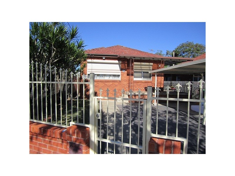 43 Wellington Rd, Birrong NSW 2143