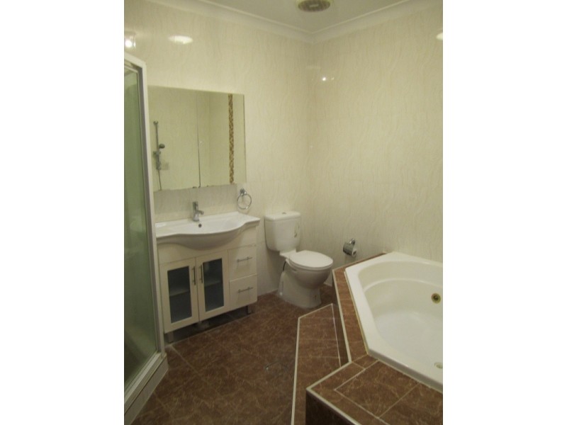 2/54  Boronia Rd, Greenacre NSW 2190