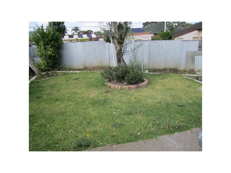 43 Wellington Rd, Birrong NSW 2143