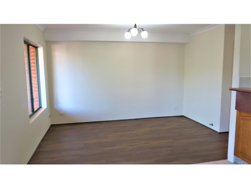 4/27 Crinan St, Hurlstone Park NSW 2193