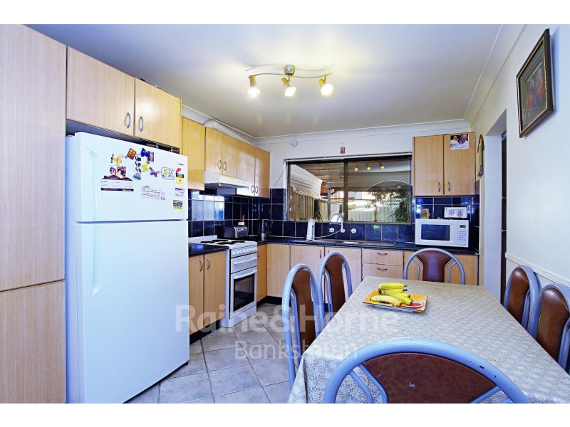 4/209 Hume highway, Greenacre NSW 2190