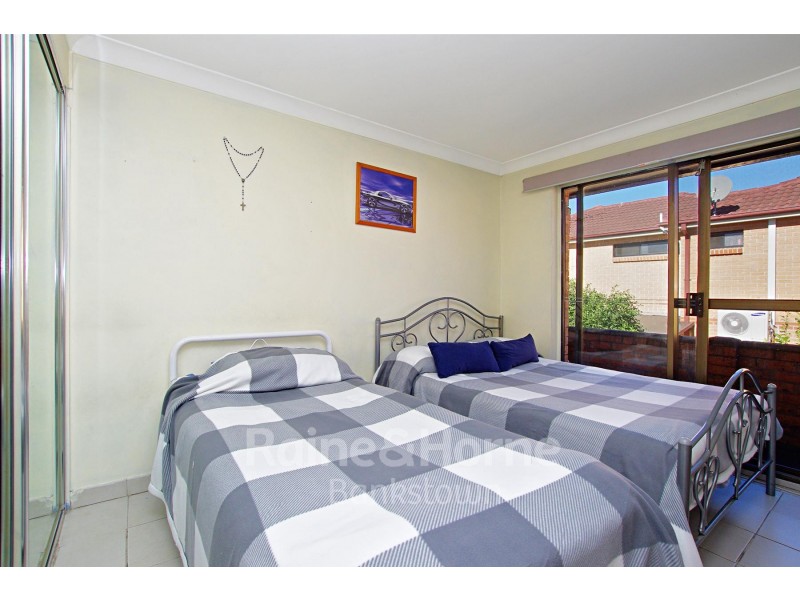 4/209 Hume highway, Greenacre NSW 2190