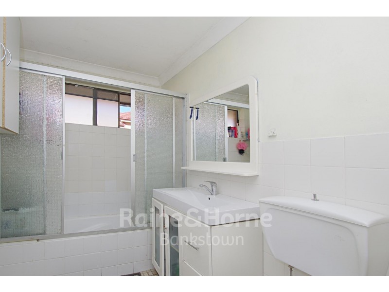 4/209 Hume highway, Greenacre NSW 2190