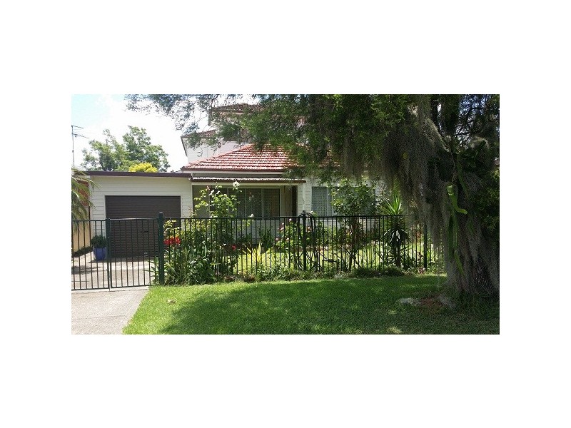 1 Merrett Crescent, Greenacre NSW 2190