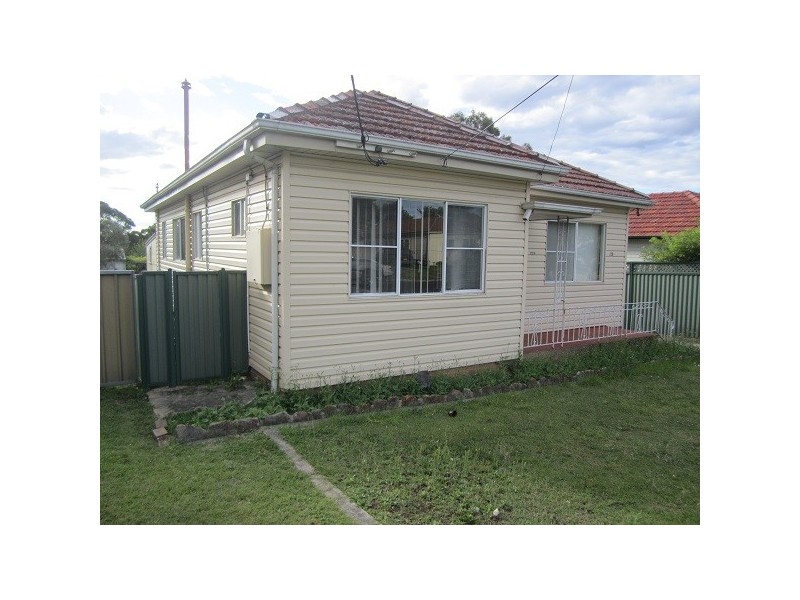 220 Waterloo Road, Greenacre NSW 2190