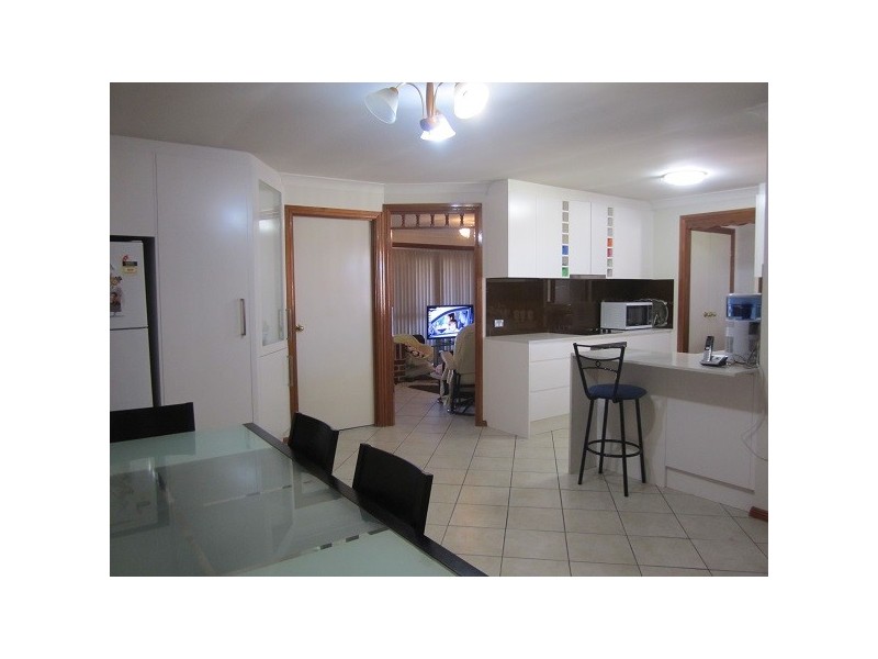 48 Kendall Dr, Casula NSW 2170