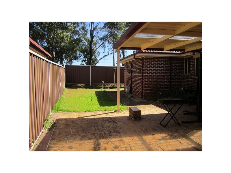 48 Kendall Dr, Casula NSW 2170