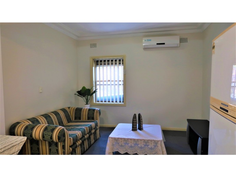 10 Sealy St, Mount Lewis NSW 2190