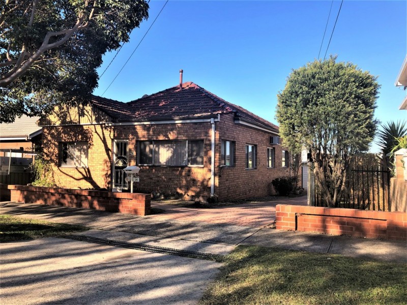 26 hebe st, Greenacre NSW 2190