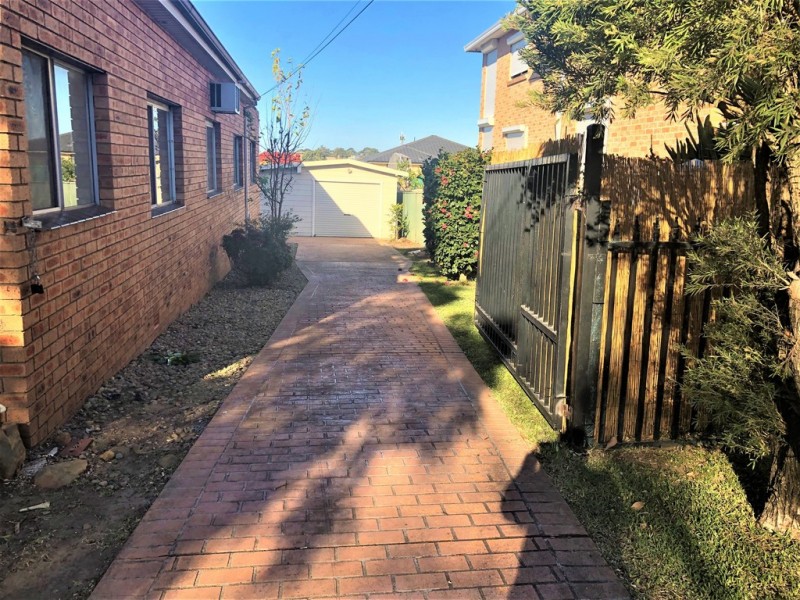 26 hebe st, Greenacre NSW 2190