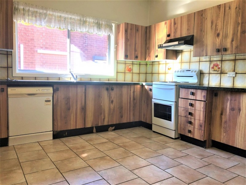 26 hebe st, Greenacre NSW 2190