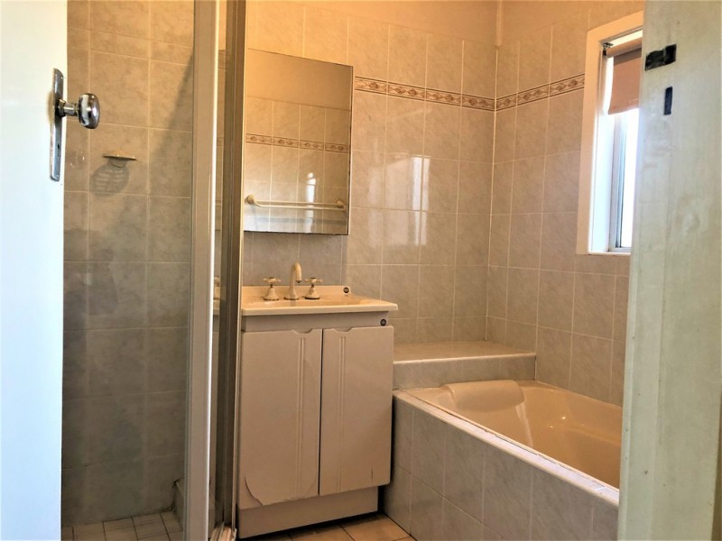 26 hebe st, Greenacre NSW 2190