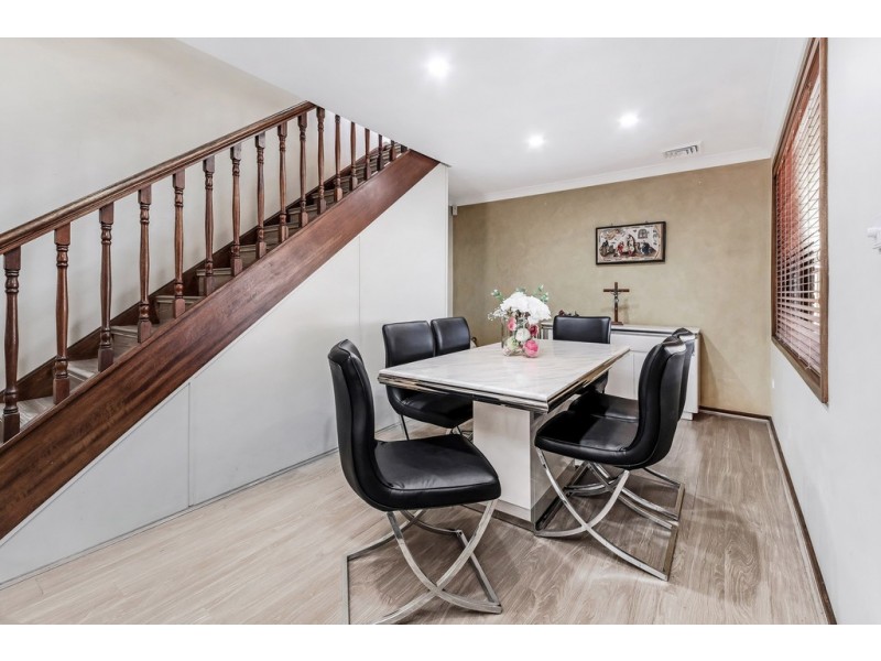 2 COACHWOOD CRESCENT, Alfords Point NSW 2234