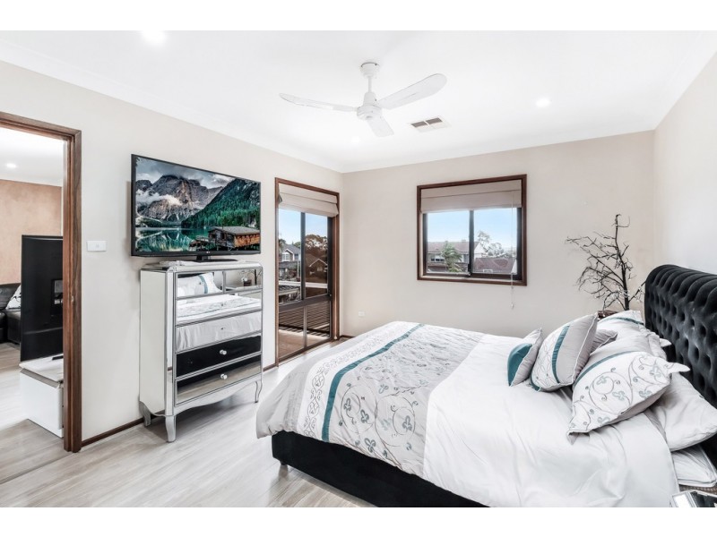 2 COACHWOOD CRESCENT, Alfords Point NSW 2234