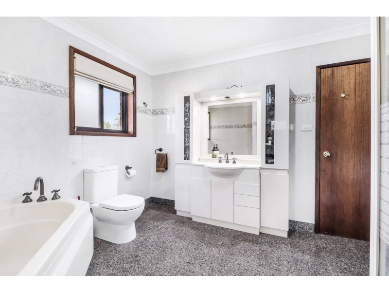 2 COACHWOOD CRESCENT, Alfords Point NSW 2234