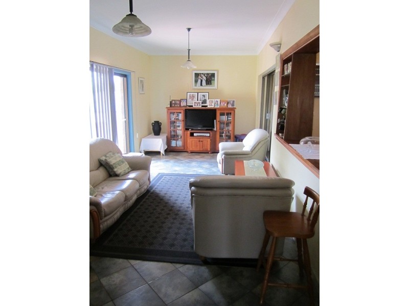 100 WILBUR ST, Greenacre NSW 2190
