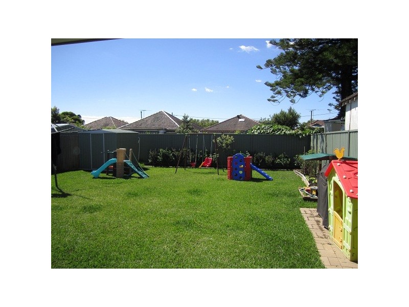 199  Woods Rd, Yagoona NSW 2199