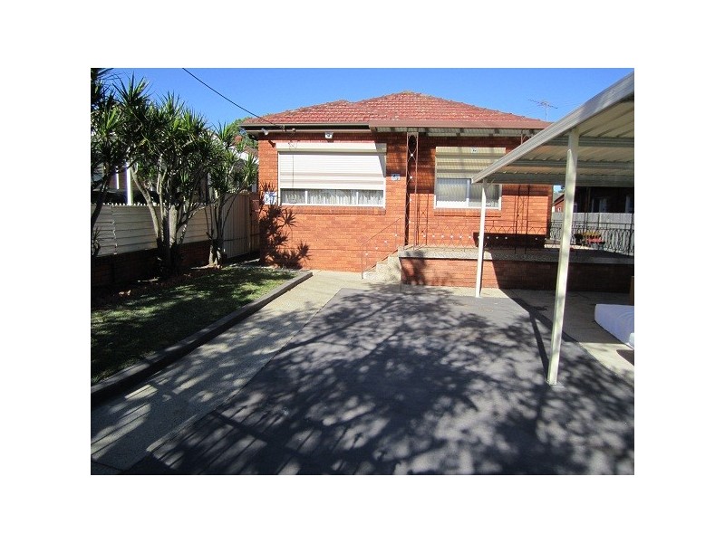 43 Wellington Rd, Birrong NSW 2143