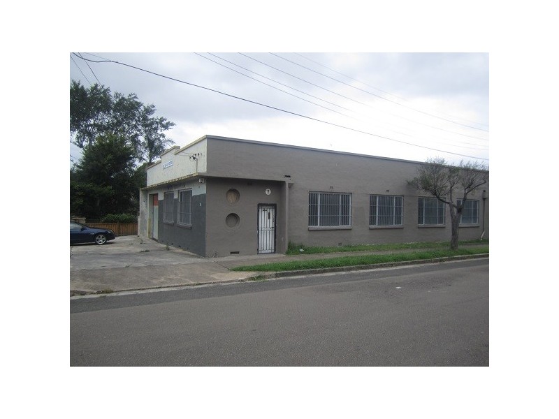 33 Tavistock Rd, Croydon Park NSW 2133