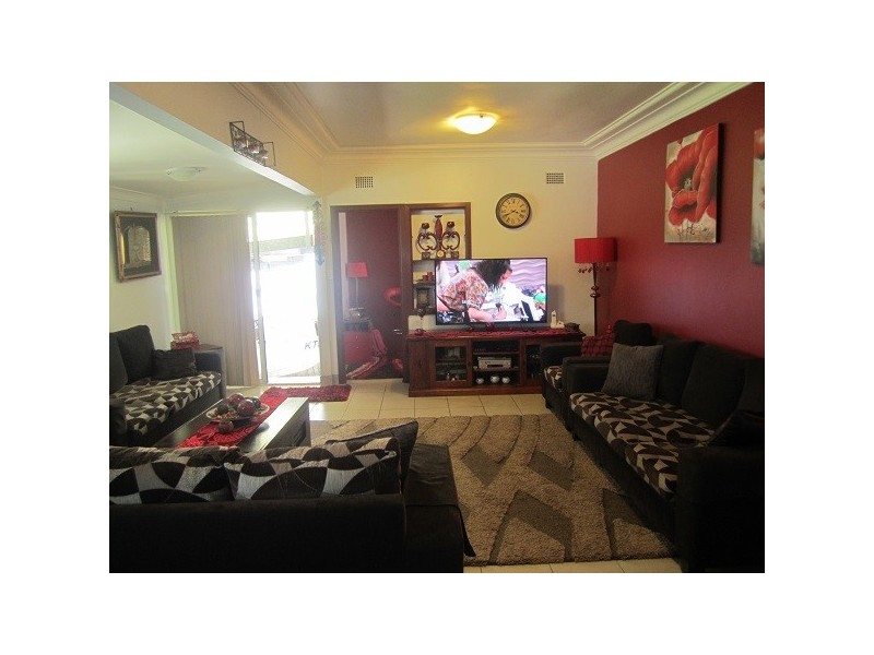 490 Woodville Rd, Guildford NSW 2161