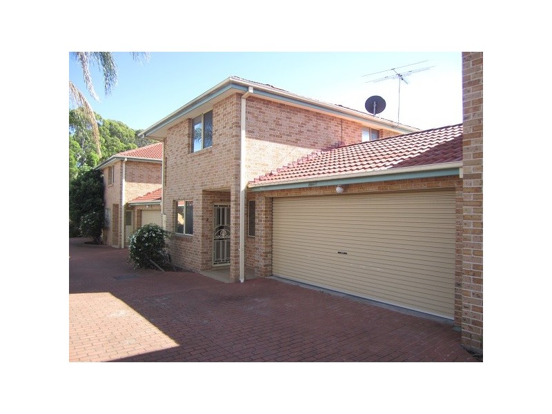 2/13 Urunga Parade, Wiley Park NSW 2195