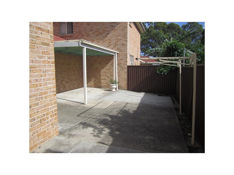 2/13 Urunga Parade, Wiley Park NSW 2195