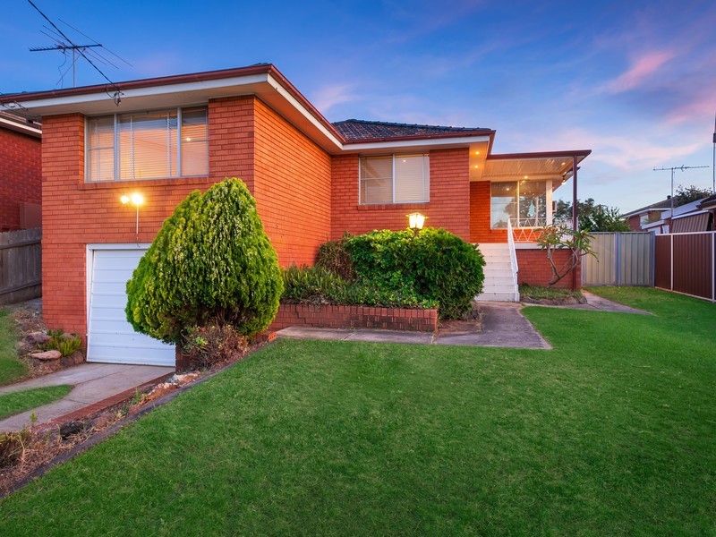 89 Oak Drive, Georges Hall NSW 2198