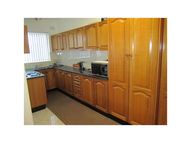 1 / 76 Rossmore Ave, Punchbowl NSW 2196