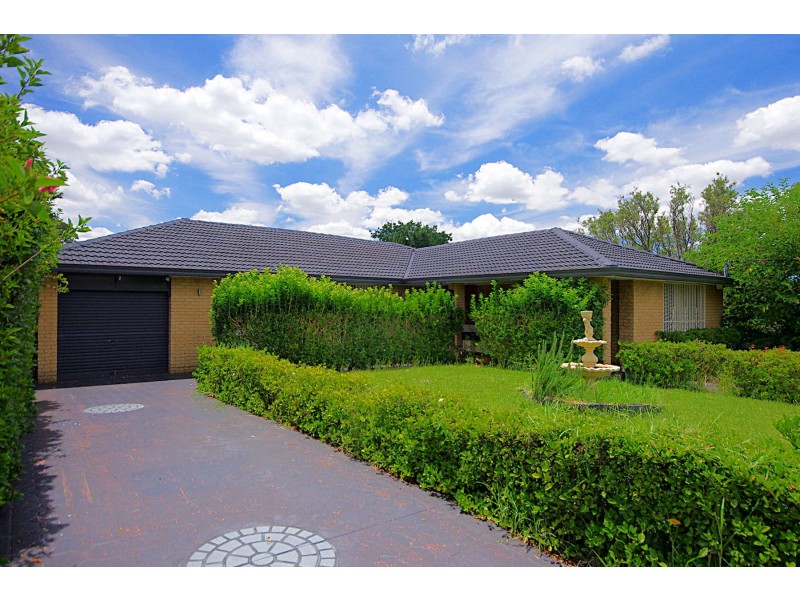 17 Orana Place, Greenacre NSW 2190