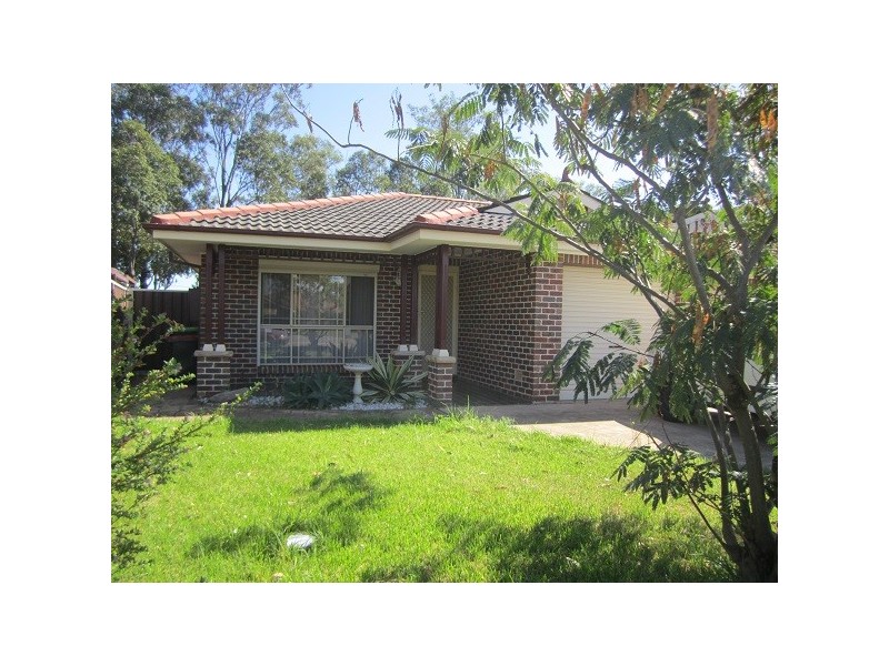 48 Kendall Dr, Casula NSW 2170