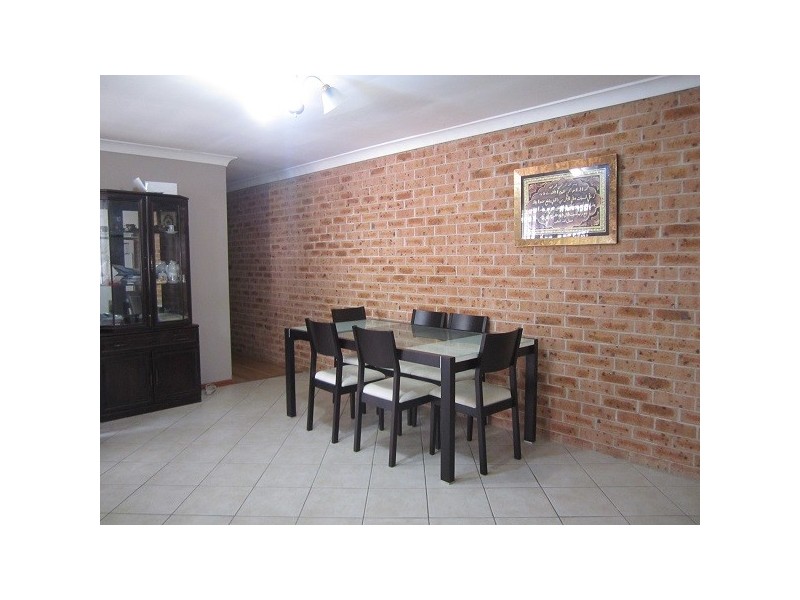 48 Kendall Dr, Casula NSW 2170