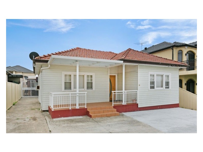 10 Buckland street, Greenacre NSW 2190