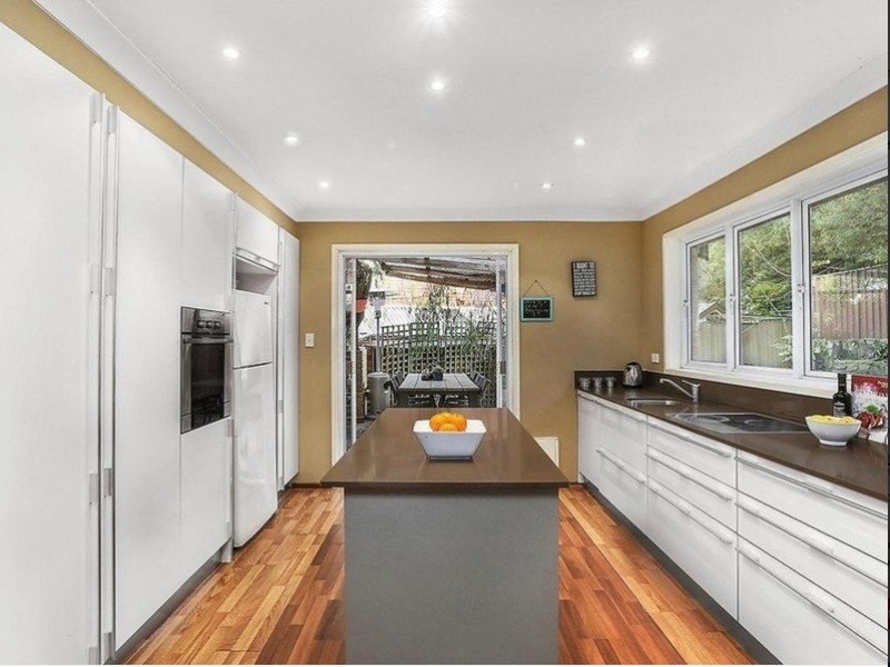 45 Moreton road, Illawong NSW 2234