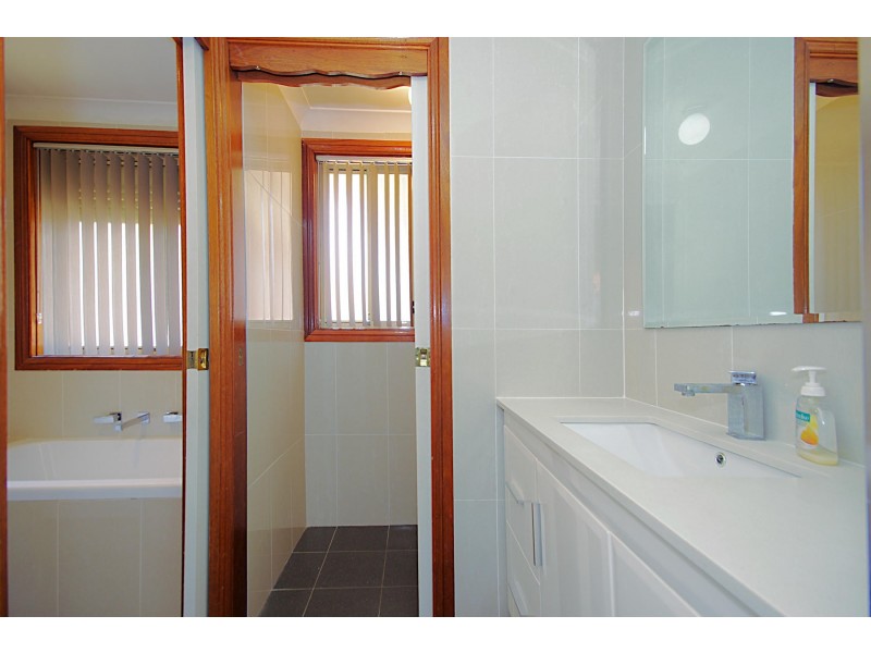 48 Kendall Drive, Casula NSW 2170