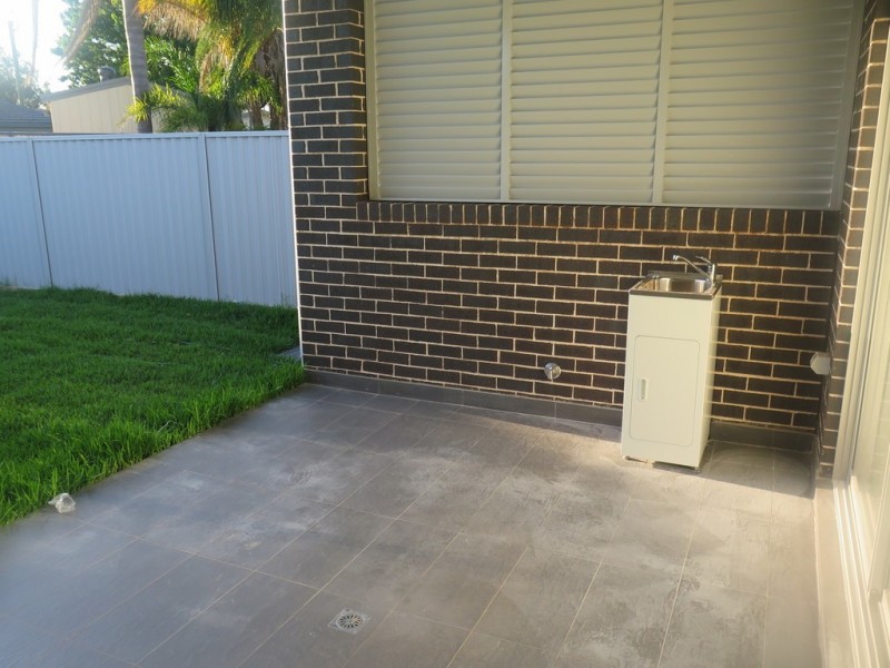 10 wewak road, Holsworthy NSW 2173