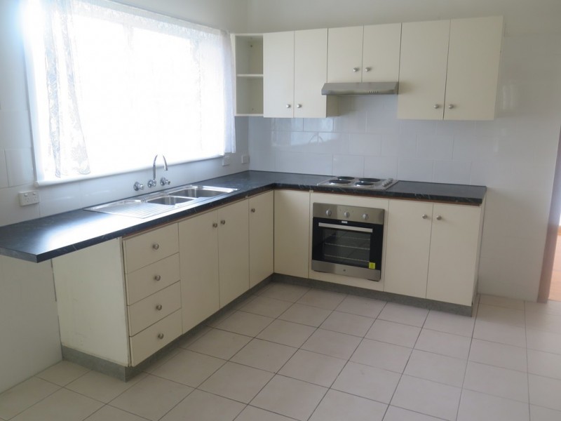 17 gilliver crescent, Greenacre NSW 2190