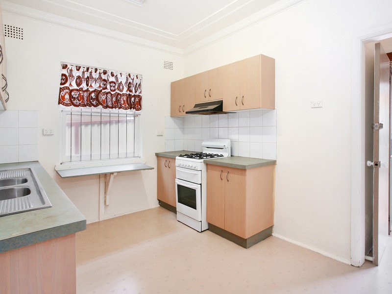 29 Carrisbrook Avenue, Punchbowl NSW 2196