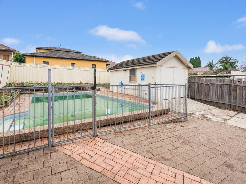 29 Carrisbrook Avenue, Punchbowl NSW 2196