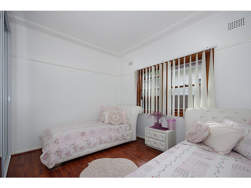 25 Davidson Road, Guildford NSW 2161