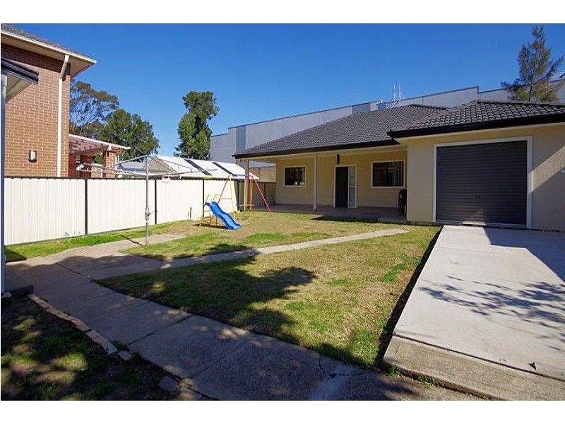 15 mons Road, Condell Park NSW 2200