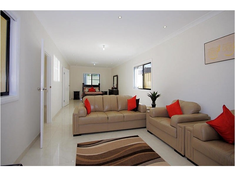 15 mons Road, Condell Park NSW 2200