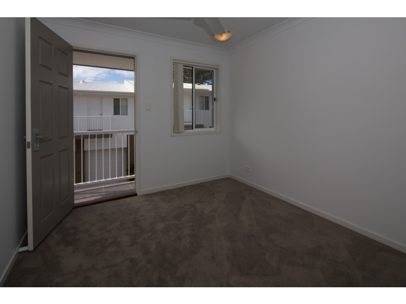 12/490 Pine Ridge Road, Coombabah QLD 4216