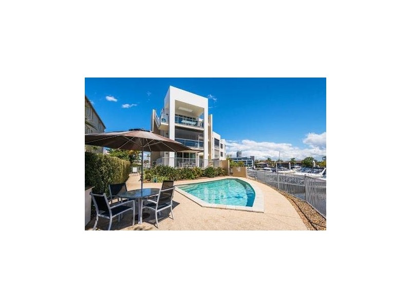 6/16-18 Canal Ave, Runaway Bay QLD 4216