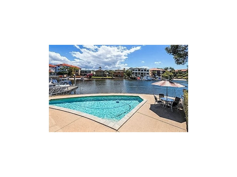 6/16-18 Canal Ave, Runaway Bay QLD 4216