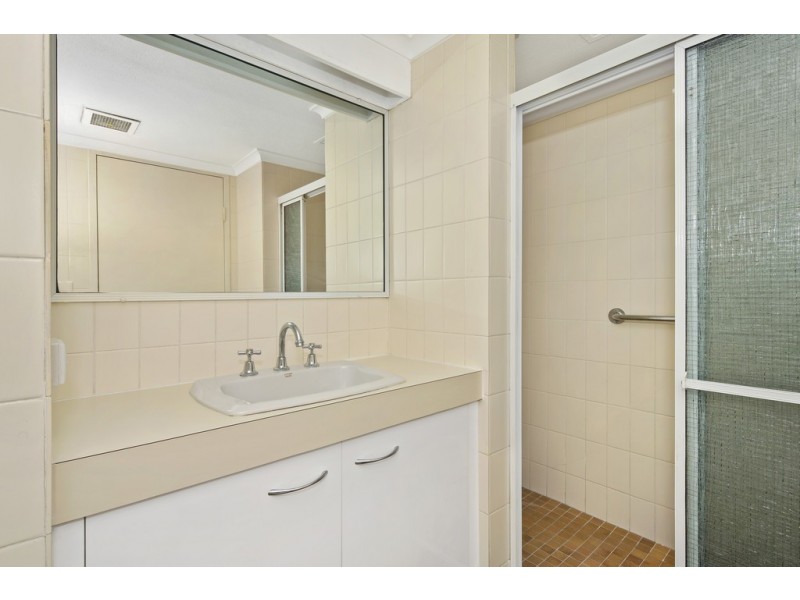 7/164 High Street, Southport QLD 4215