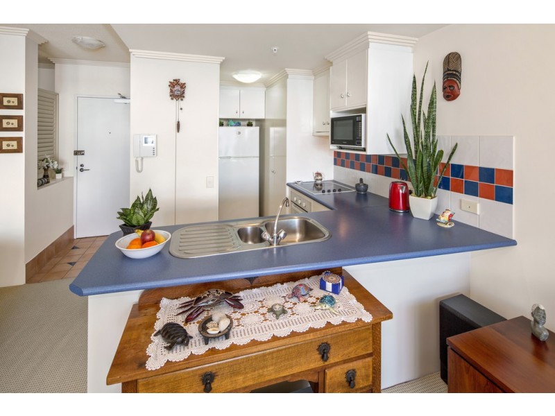 806/182-192 Marine Parade, Labrador QLD 4215