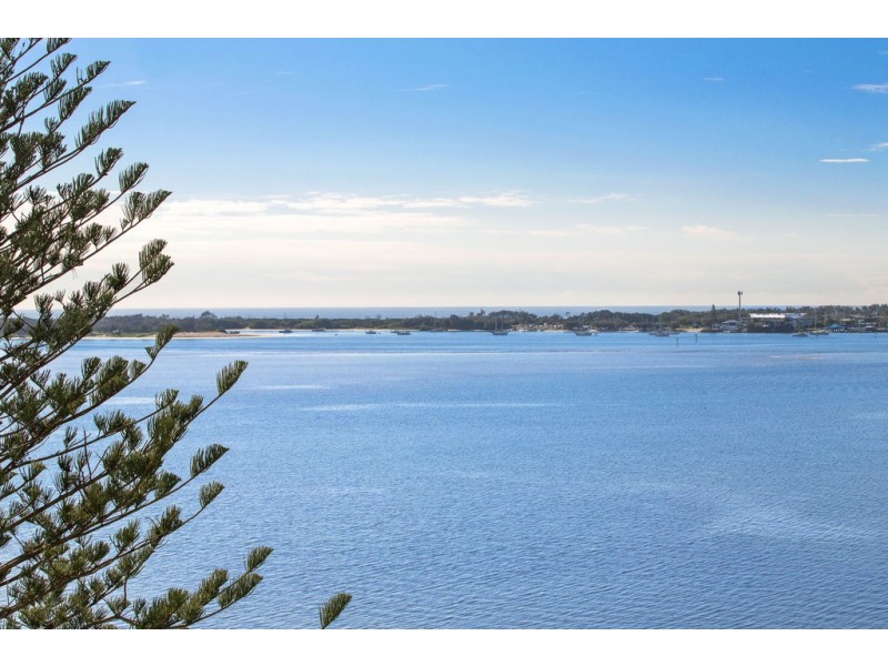 806/182-192 Marine Parade, Labrador QLD 4215