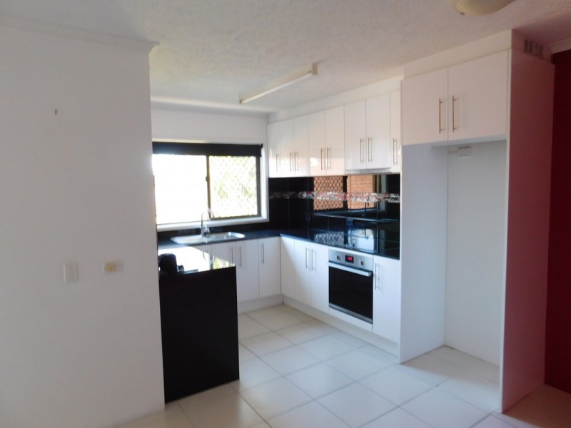 3/32 Imperial Parade, Labrador QLD 4215