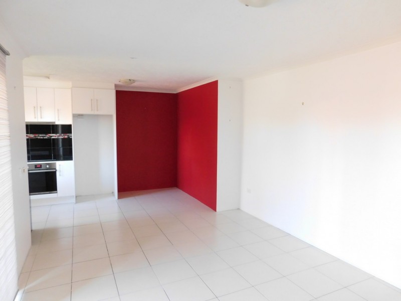 3/32 Imperial Parade, Labrador QLD 4215